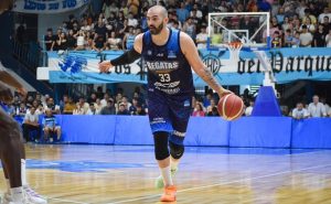 Con 2.524 puntos, Ramírez Barrios superó a Stanton y se convirtió en el cuarto máximo anotador de Regatas en la LN