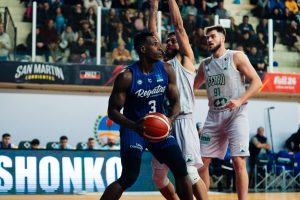 Regatas Corrientes perdió 95-89 frente a Ferro Carril Oeste en el Fortín Rojinegro