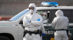 Evacúan a 94 personas de crucero en Tenerife por brote de hantavirus