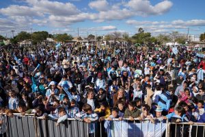 Fan Fest: Argentina-Austria reunió a cientos de vecinos en el Barrio 17 de Agosto