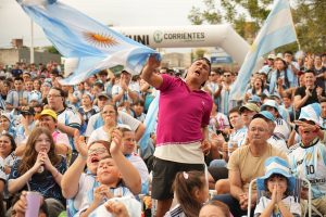 Corrientes despidió el Mundial con otra jornada masiva en la rotonda Poncho Verde