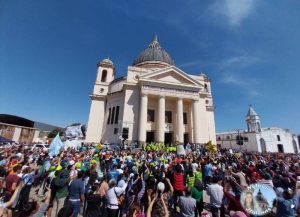 Escucha, oportunidades y servicio, las demandas de los jóvenes peregrinos del NEA hacia Itatí
