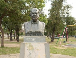 Avanza la puesta en valor del monumento a Domingo Fuastino Sarmiento en el parque Mitre