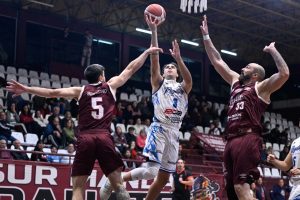 Regatas Corrientes cedió en el cierre y cayó por nueve puntos ante Lanús